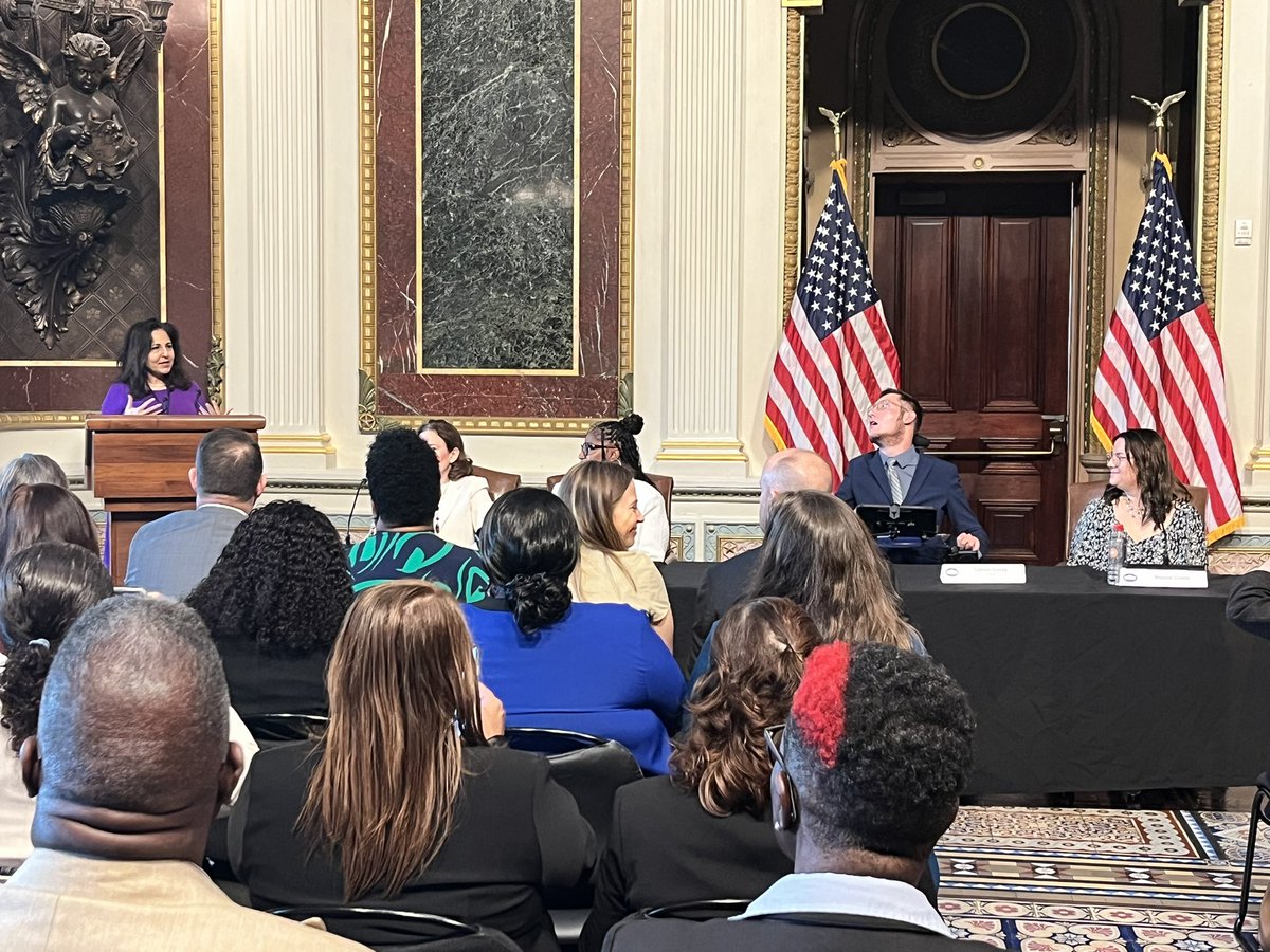 Thank you to the @WhiteHouse @neeratanden @SecBecerra @WhiteHouseGPC for your commitment to #TheCareEconomy and lifting up the voices of careworkers and caregivers today.