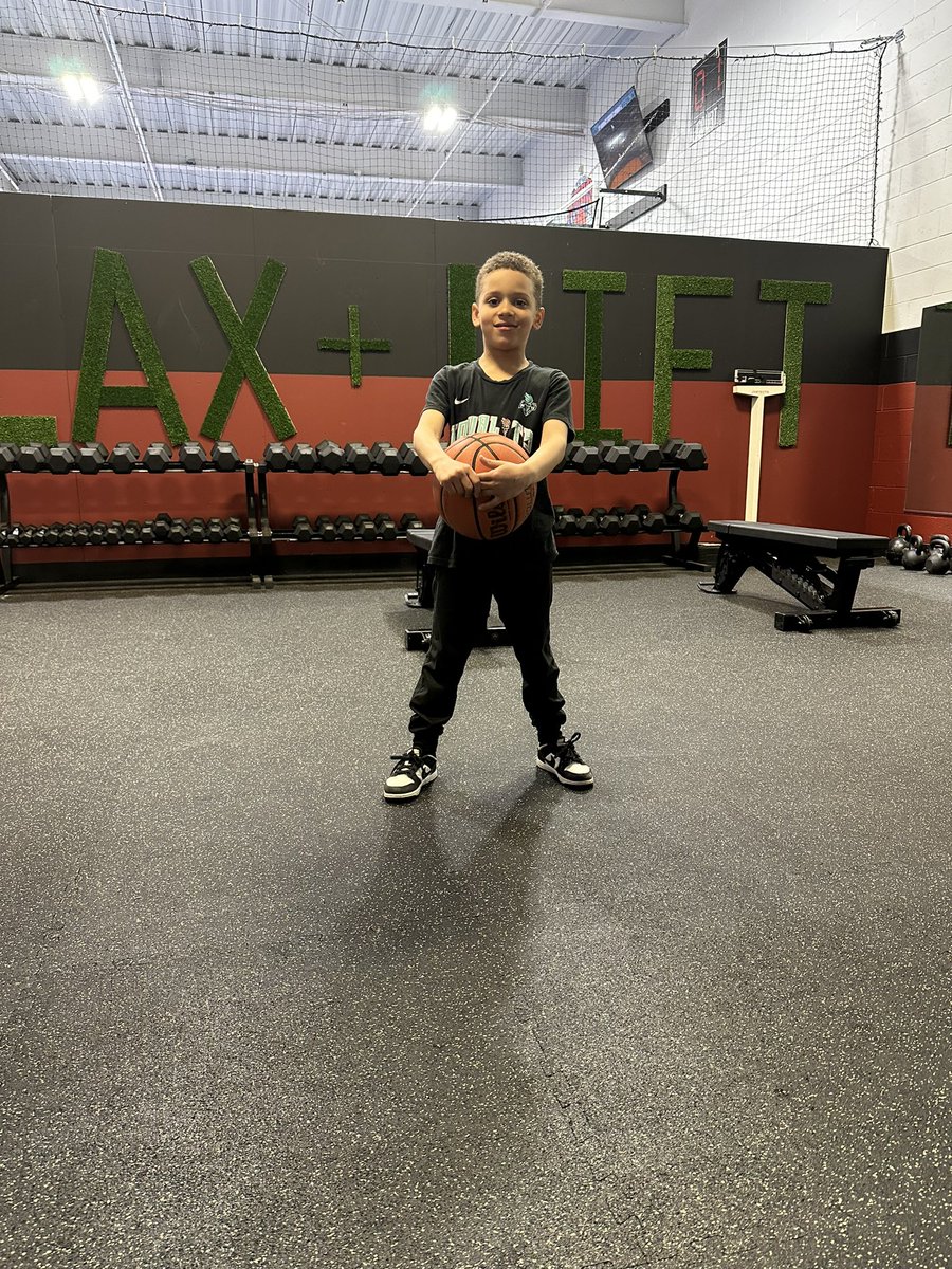 Sean MacIsaac tweet media