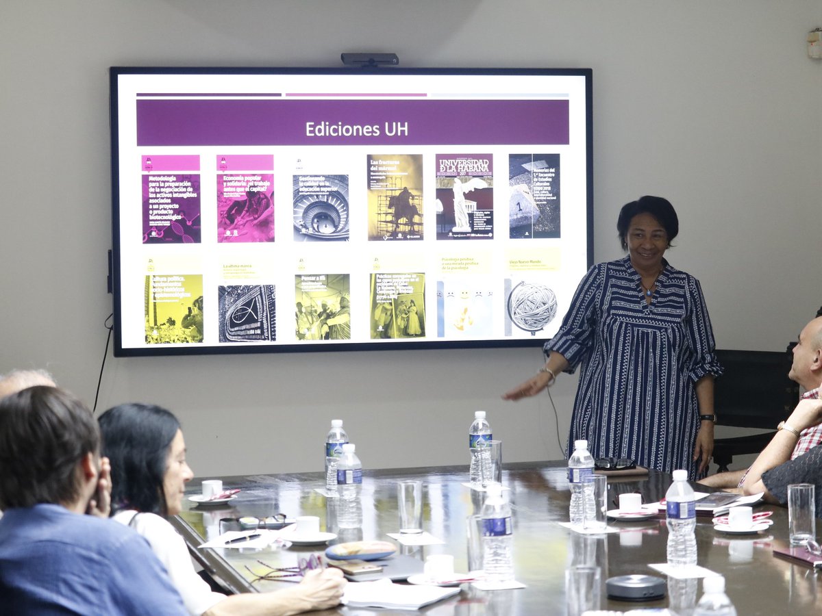 Este miércoles visitó la @UdeLaHabana la Dra.C. Sandra Lorenzano, Coordinadora del centro de estudios mexicanos @UNAM_MX-UH, quien fue recibida por la Dr.C. Miriam Nicado, rectora de la UH; sostuvieron un diálogo fructífero sobre las proyecciones de colaboración en varias áreas.