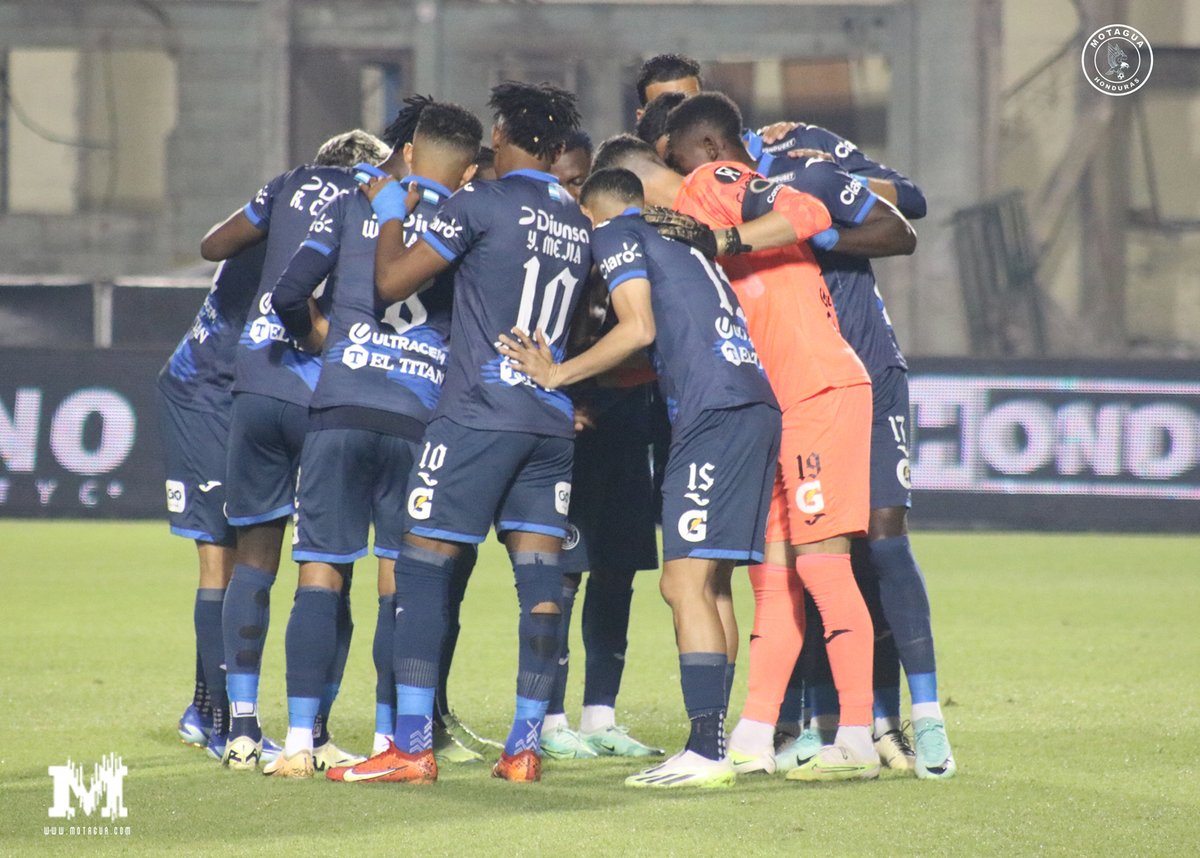 MOTAGUAcom's tweet photo. 📸 | Las postales que nos dejó nuestro partido reprogramado de la jornada 1️⃣1️⃣ en el Nacional 🦅 🆚 🚂
#Motagua #PostalesAzules #CiclonAzul https://t.co/DiVC2PbH6o
