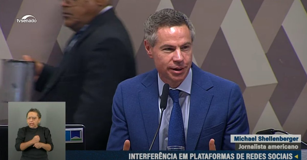 Desmentindo a cobertura d'O Globo, @shellenberger disse que veio da esquerda. 'Fiquei enamorado pelo PT e a figura de Lula. Tinha uma relação com os movimentos camponeses.' Antes, provocou risos dizendo que foi 'uma pessoa muito estranha'. Ele aprendeu português em Fortaleza.