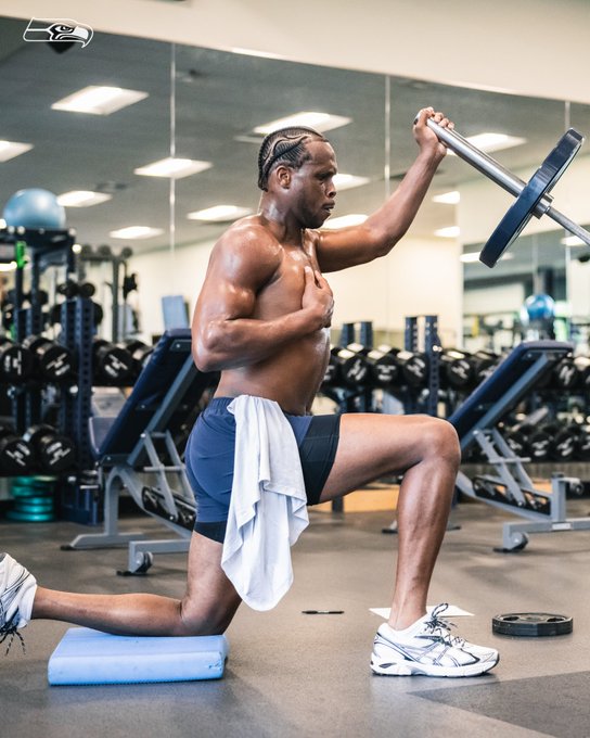 Geno Smith getting ready for the 2024 season 💪 (📸via @Seahawks)