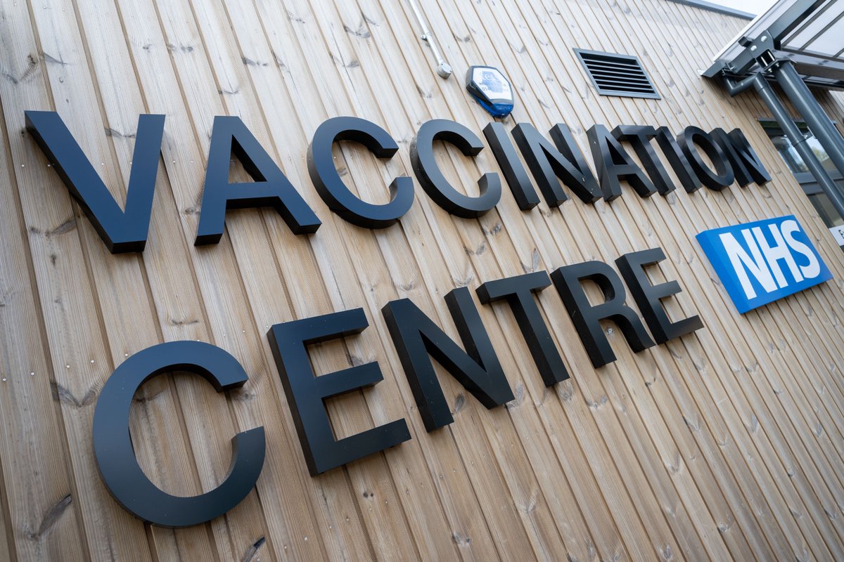 This spring, The QEH will once again be offering the COVID-19 vaccine to those who are at high risk. Bookings open from 15 April via the NHS National Booking site: ow.ly/MU4Z50Re9zO or call 01553 214530. More info here: ow.ly/F2na50Re9zN