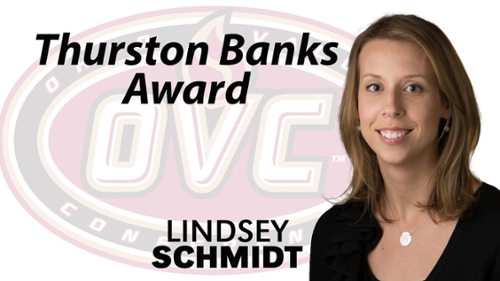 .@SIUECougars Academic Advisor Lindsey Schmidt has been named one of the recipients of the 2024 @OVC Thurston Banks Award for Distinguished Academic Service. #SIUEproud siue.edu/news/2024/04/L…