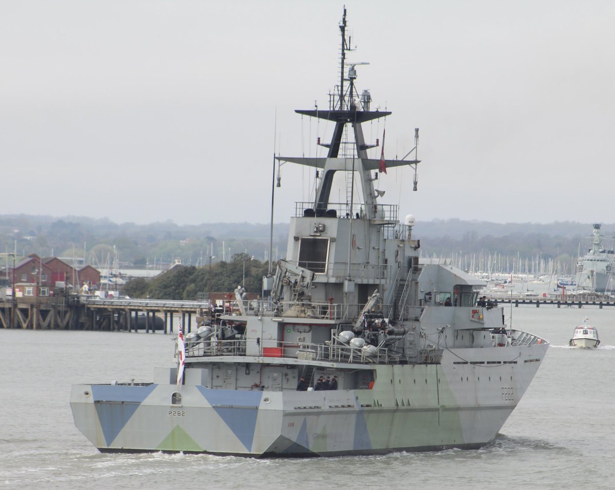 👋 @hmssevern makes her way back into Portsmouth this afternoon @NavyLookout @WarshipCam @georgeemmett8