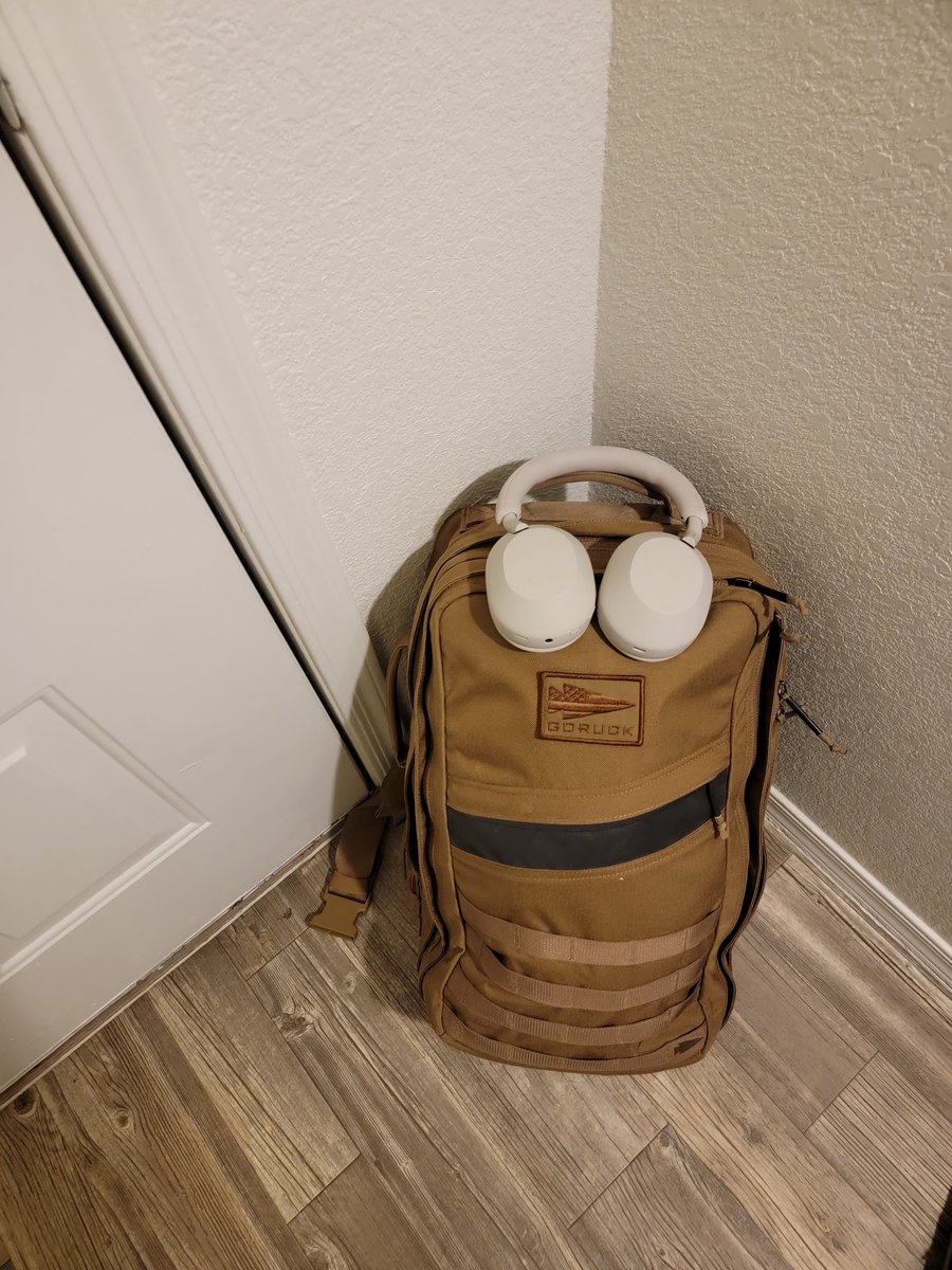 BadAt_Computers's tweet image. Bag is packed and ready to head to the airport. See yall later tonight! #hackspacecon