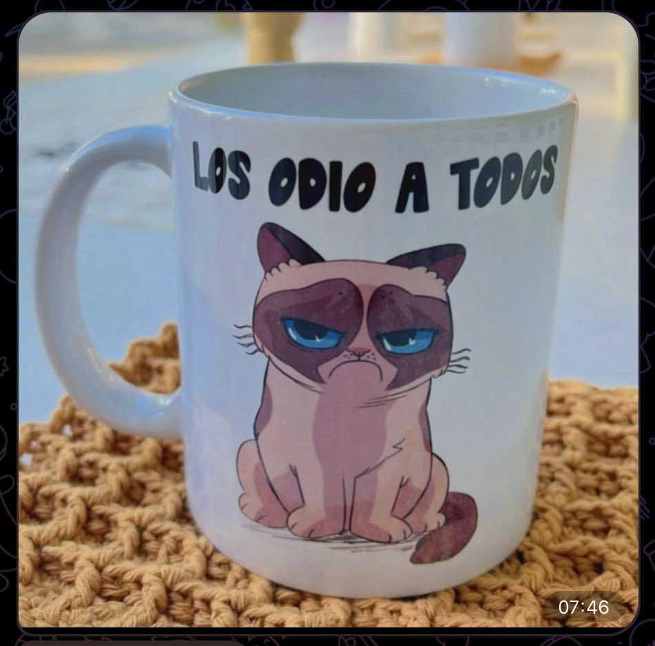 Hoy mi querida Psique dijo que era mi taza, me representa, si alguien la tiene y no la quiere, yo la adoptó.

Feliz tarde, mundo