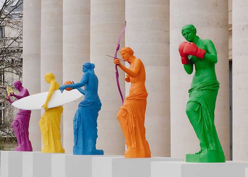 🎉🇫🇷Première Médaille d'Or de la France aux #JO2024 🇫🇷🎉 Celle de la vulgarité et du mauvais goût... La Vénus de Milo, LE symbole de la grâce et de la beauté de la Femme... Des débiles ont eu l'idée de la barbouiller de couleurs criardes et de la munir de bras avec gants de boxe,…