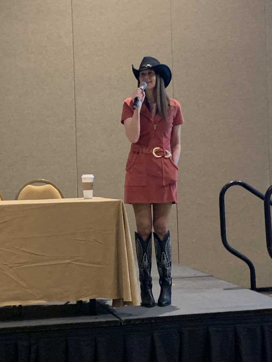 ⁦@CISACyber⁩ ⁦@CISAJen⁩ at the ⁦@WiCySorg⁩ Leadership Breakfast. Yeehaw! Love the boots and “black hat”