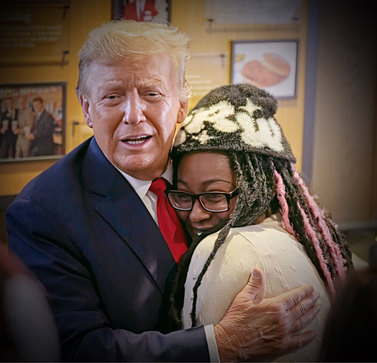 This photo should be showcased on every news station, should be gracing front pages of newspapers & covers of magazines all across America. But it won’t, because it shows that Donald Trump is loved.