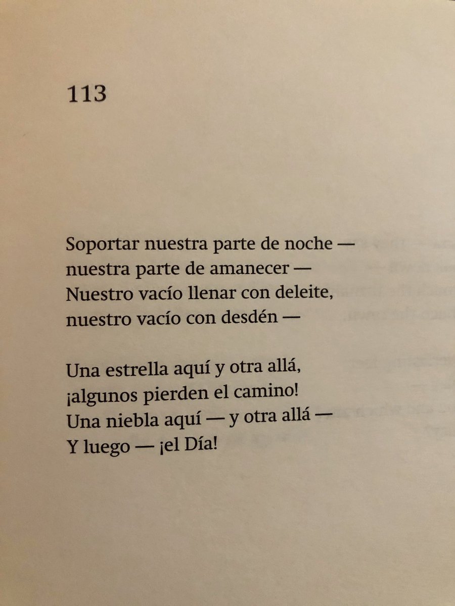 Gracias a “La vida privada de los árboles” de Alejandro Zambra, he descubierto este poema de Emily Dickinson, que a su vez da título a la novela “Nuestra parte de noche”, de Mariana Enriquez. Qué bonita conexión entre mis dos escritores actuales favoritos 💔