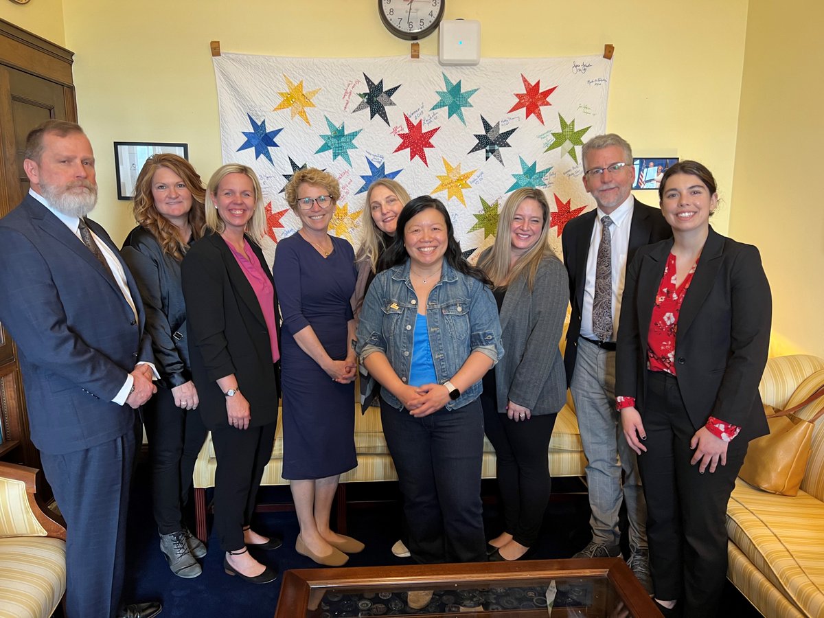 BeffRae's tweet image. Great to chat with @RepHoulahan on #SmartTrade policies with @apparelfootwear member companies #AdvocacyThatFits