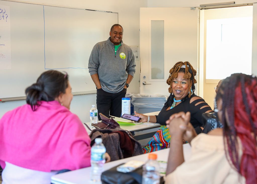 daisycarrera__'s tweet photo. Last month’s @KidsFirstChi Parent Leader Training & Town Hall events. We continue to provide professional development opportunities and actions for parents & their families #KidsFirstChi ♥️ https://t.co/47Zj9dBRkr