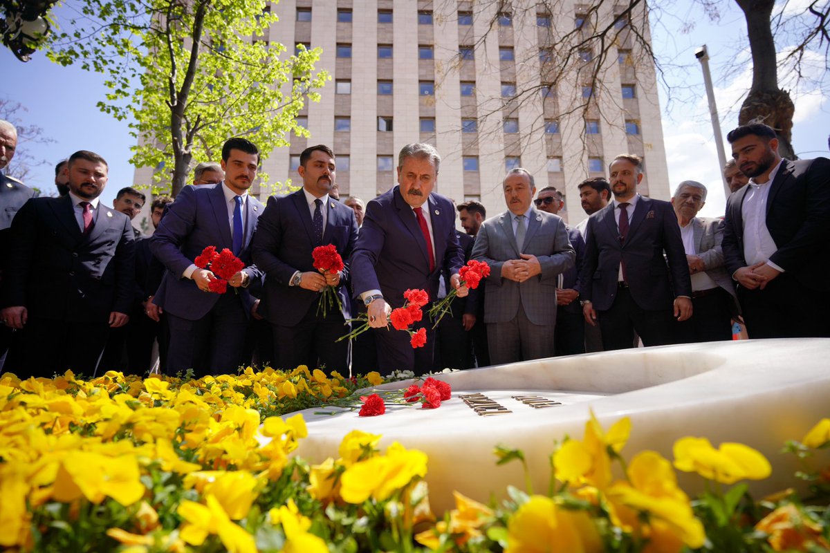 Ramazan Bayramı münasebetiyle Büyük Birlik Partisi Genel Başkanımız Sayın Mustafa Destici, genel merkez yöneticilerimiz ve dava arkadaşlarımızla birlikte şehit liderimiz Muhsin Yazıcıoğlu’nu kabri başında dualarla yâd ettik.