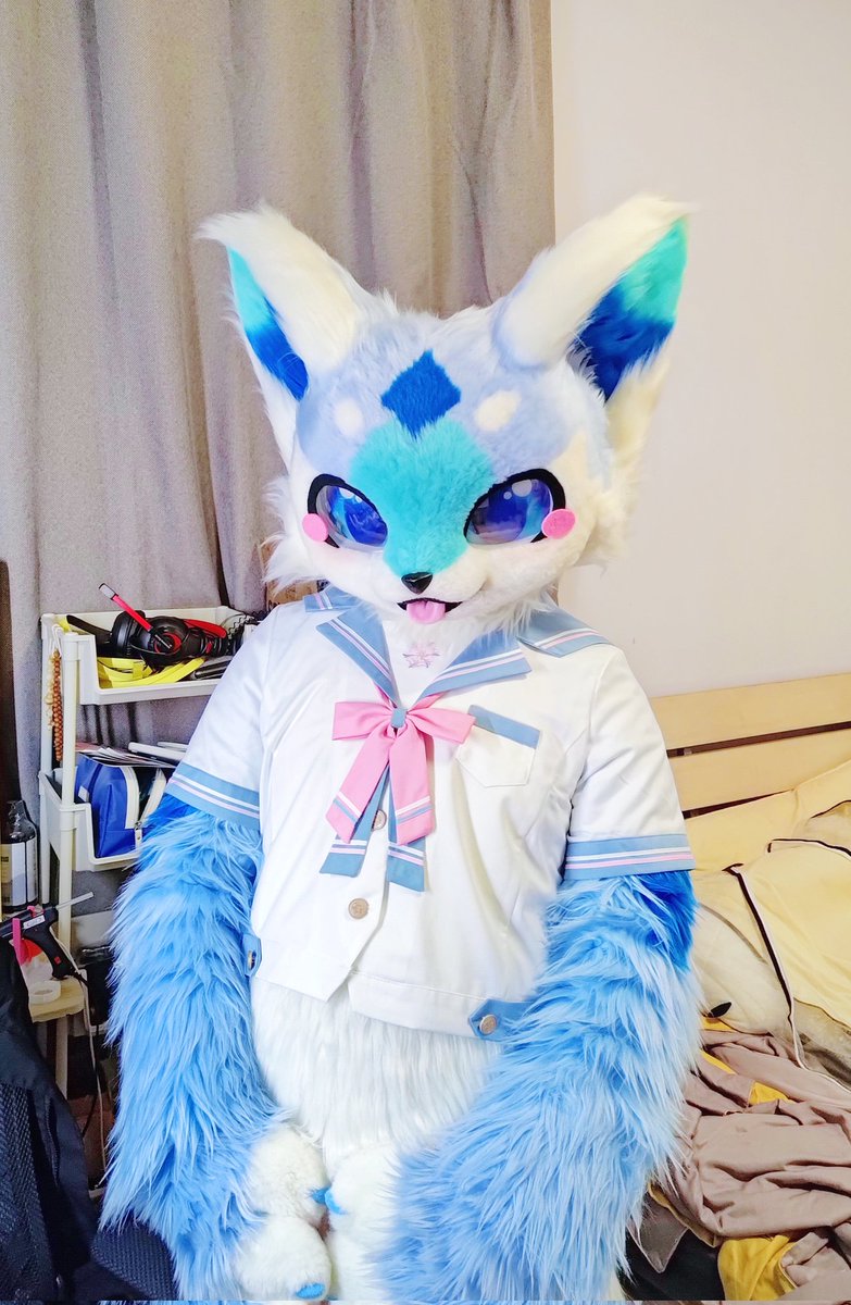 新衣服！ #FursuitEveryday