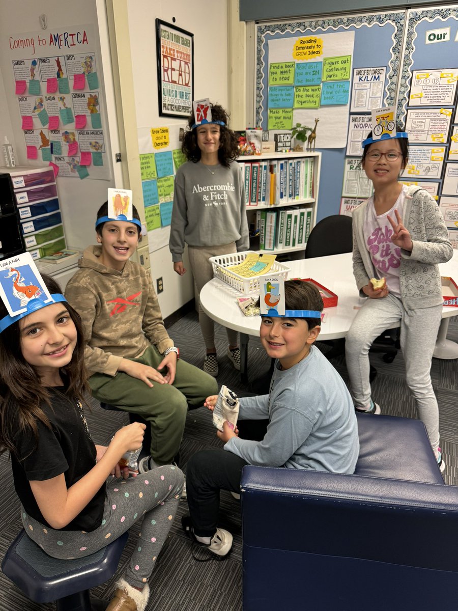 MrsCalvird's tweet image. A rainy day calls for fun indoor recess! #technologyfree kids are LOVING it!! #SchroederDragons