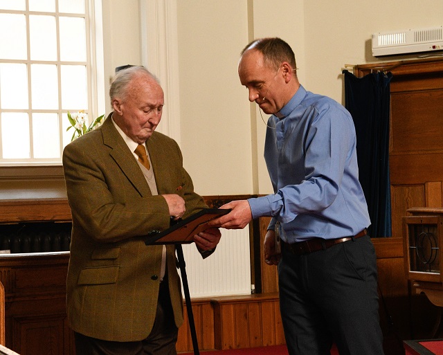 A church member from Galashiels is recognised after singing in the choir for 81 years, in this week's Parish News. @churchscotland lifeandwork.org/news/news/post…