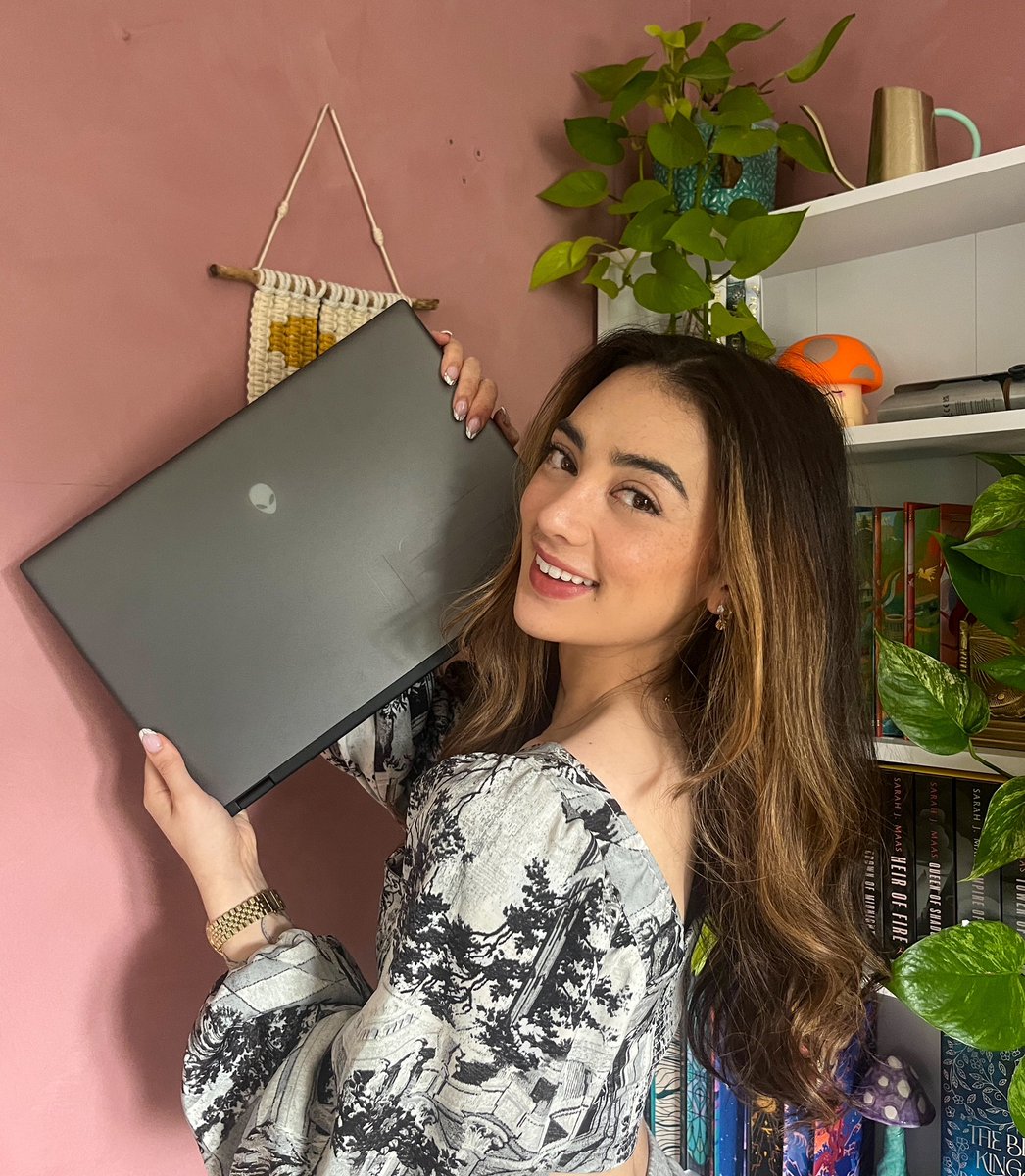 Live now playing Elden Ring on the Alienware x16 R2 👽 Come join the stream to see how amazing the game looks! @AlienwareUK #ad