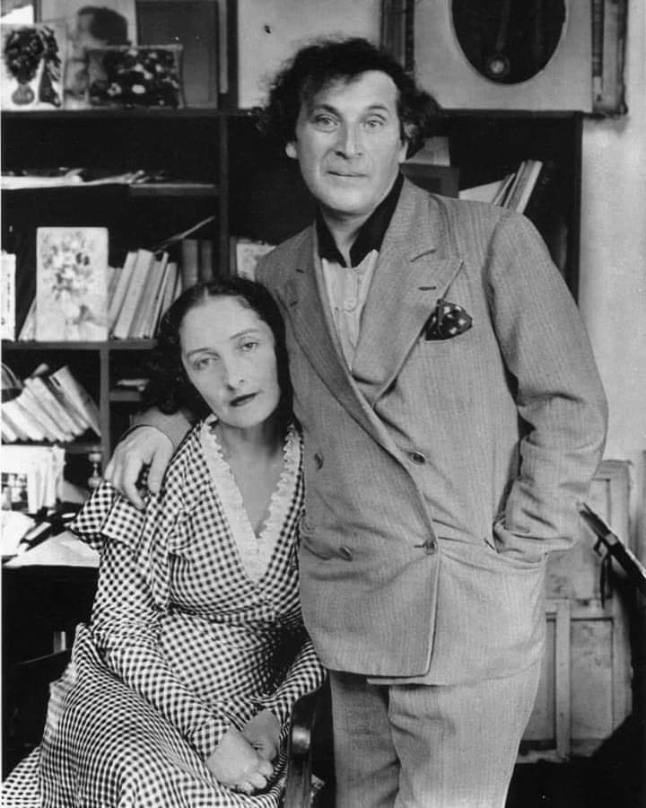 André Kertész 📸 Marc and Bella Chagall. Paris, 1929.