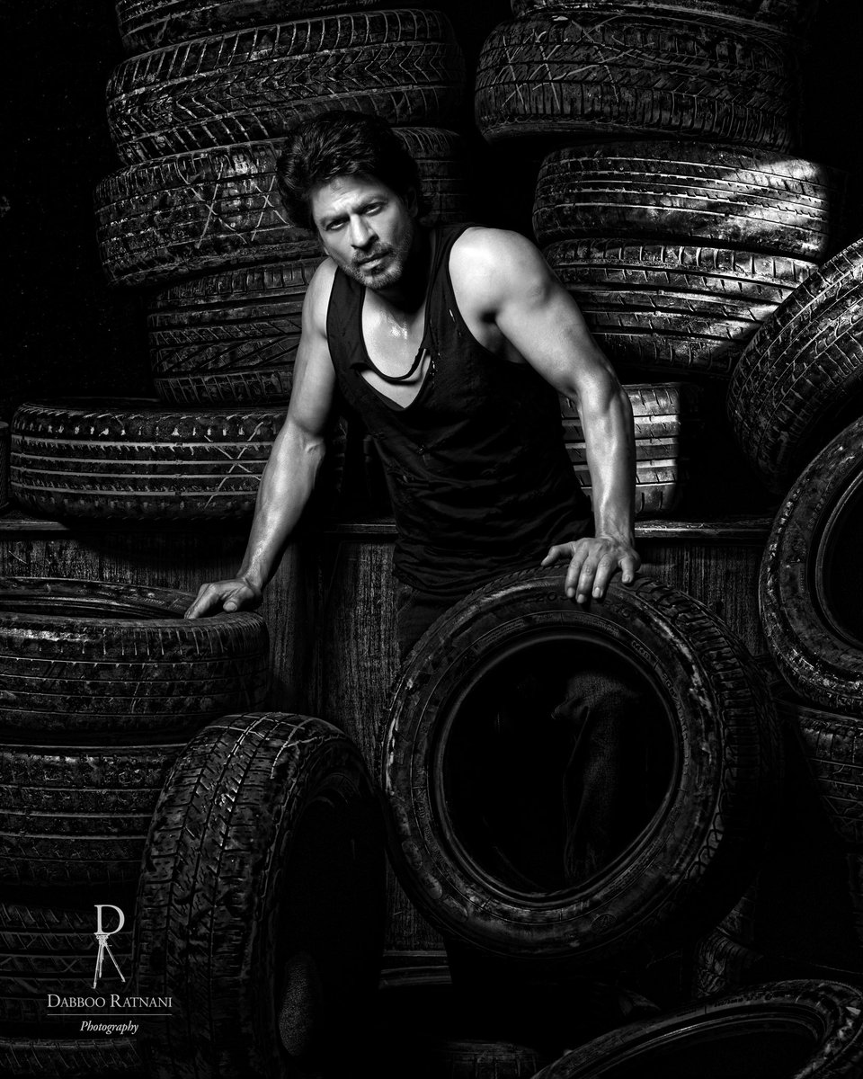 Swagger that stuns, toughness that triumphs @iamsrk Photography @DabbooRatnani Assisted by @ManishaDRatnani @Dabboo #SRK #ShahRukhKhan #DabbooRatnani