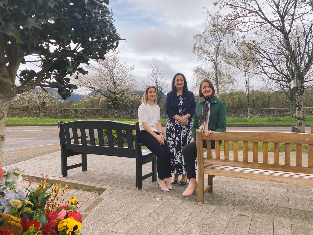 cathmartingreen's tweet photo. The #WildAtlanticWay is 10 years old 

🟢 almost 2m more tourists visited @wildatlanticway in 2023 than in 2013 

🟢€3bn in revenue per year, a 58% increase in 10 years

Well done to partners in tourism who made this possible #Meitheal2024 

https://t.co/DOHaBNNDqi https://t.co/2WyNDhy128