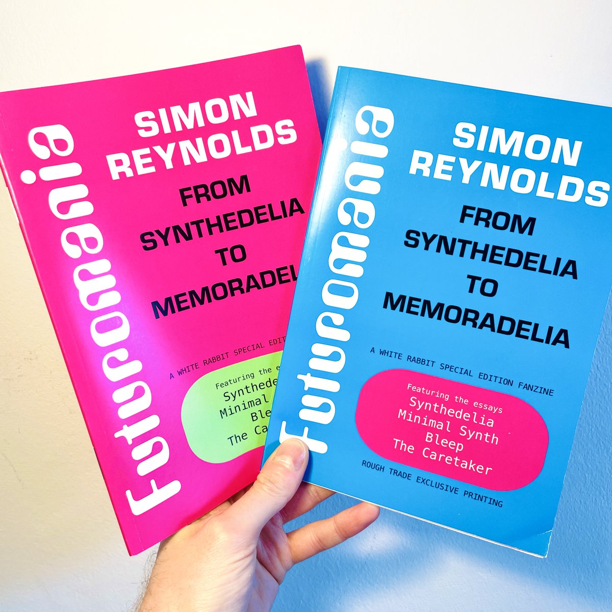 @SimonRetromania Reminder that if you grab a signed copy of #FUTUROMANIA from select record stores you'll also receive an exclusive fanzine with 4 bonus @SimonRetromania essays... 🎛️ geni.us/Futuromania (Blue version is a @RoughTrade exclusive, pink edition from other stores!)