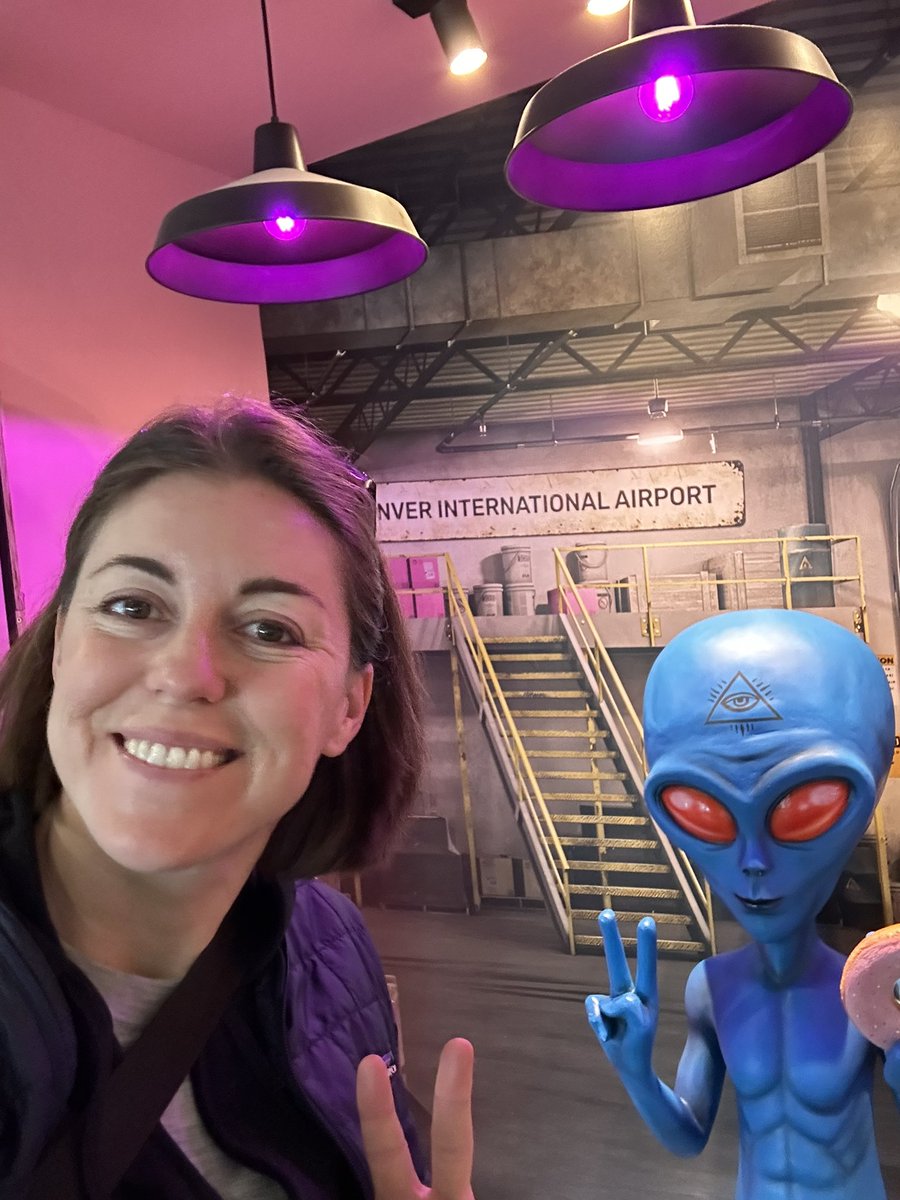 On my way to @_EncounterQuest 😎 Every good ☁️✈️☁️🛸☁️ out of @DENAirport begins with a @VoodooDoughnut 🍩✌️ #ufotwitter #ufoX #uapX #UFO #UAP @DoD_AARO @SafeAerospace @enigmalabs @uNHIddencharity