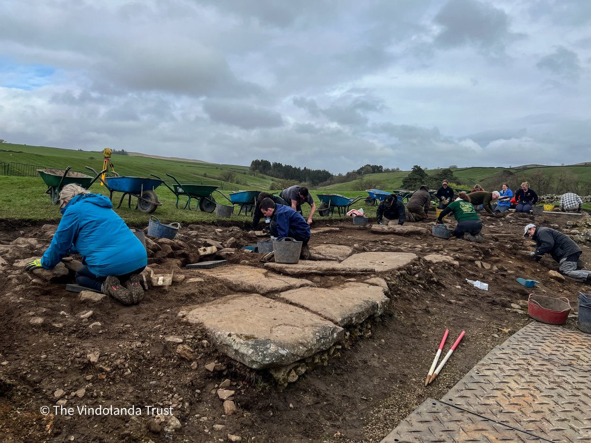 Despite the awful weather earlier in the week our Period 1 team are making excellent progress at Vindolanda. Some fabulous Roman flagstones just beneath the surface. #Vindolanda