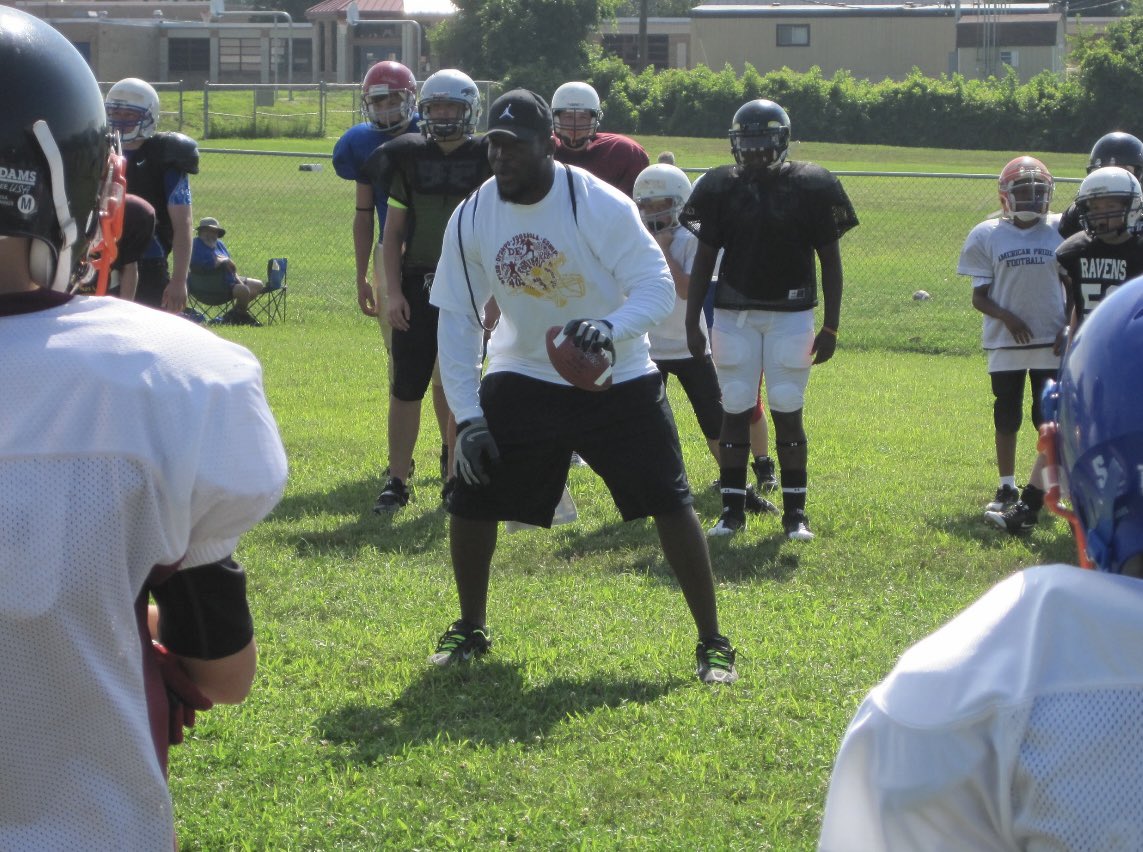 On today’s edition of #ThrowbackThursday we head back to 2011 in Virginia! This was one of our early years in Virginia, but it didn’t disappoint! We had longtime special teams coordinator Danny Smith, pro bowl linebacker Brian Orakpo, & All-pro linebacker Lorenzo Alexander at