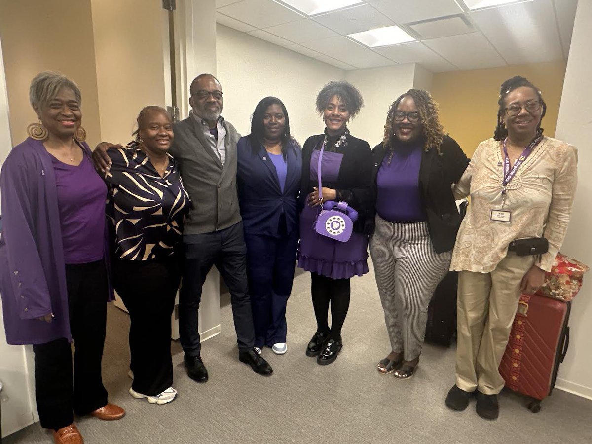 TODAY: Our home care providers and Fairfax County SACC providers visited the @WhiteHouse to celebrate the one year anniversary of the care executive order with our union sisters from 2015 and 775!  #CareIsEssential #CareCantWait 💜