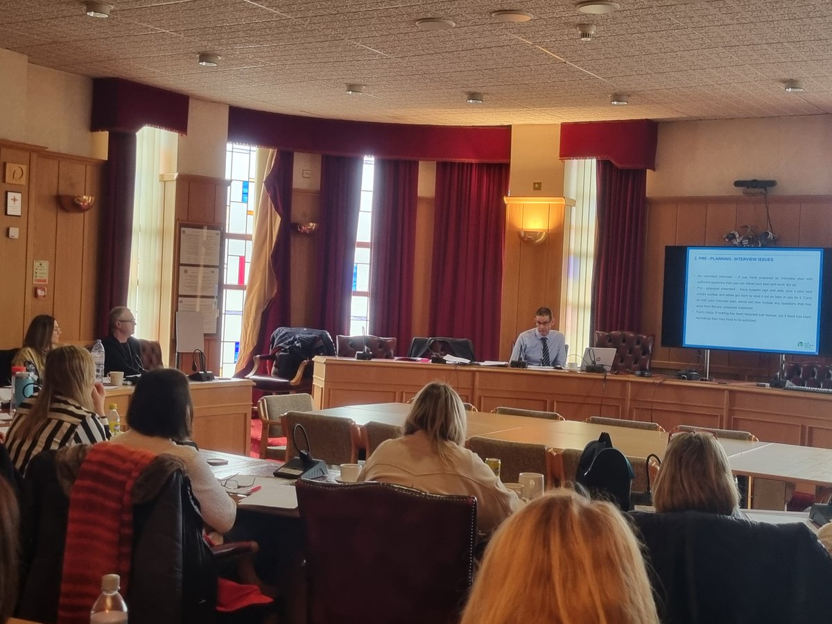 Ed McDonald, Food Fraud Liaison Officer, delivered investigation training yesterday @CausewayCouncil. Thank-you to all who attended. If you have suspicions about food crime you can report safely and confidentially to NFCU by ringing Food Crime Confidential - 0800 028 11 80.