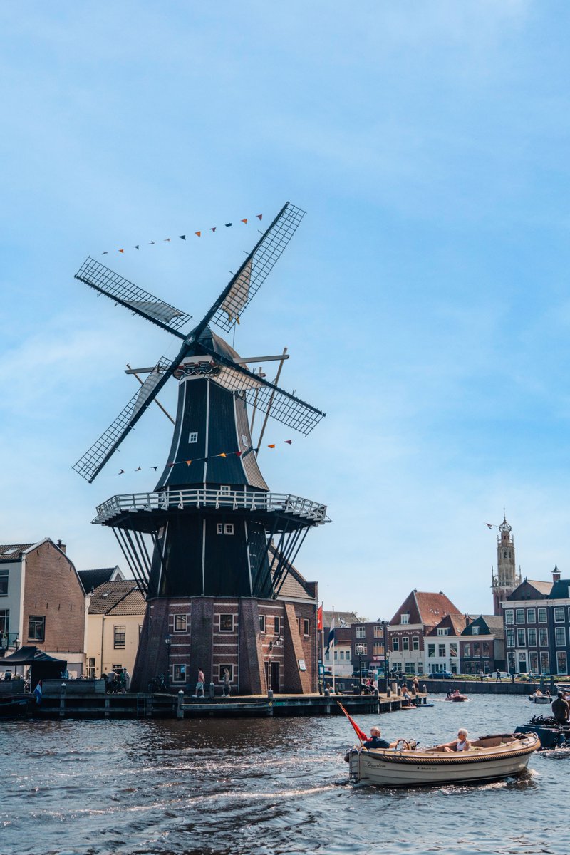 🚤 Experience Haarlem's charm from a new perspective! 🏞️ Cruise through the picturesque waterways and its rich history on a tour with Smidtje Canal Cruises or Haarlem Canal Tours.🌟 👨‍👩‍👧‍👦 Discover more family-friendly activities in Haarlem: bddy.me/4atK3Kl #iamsterdam