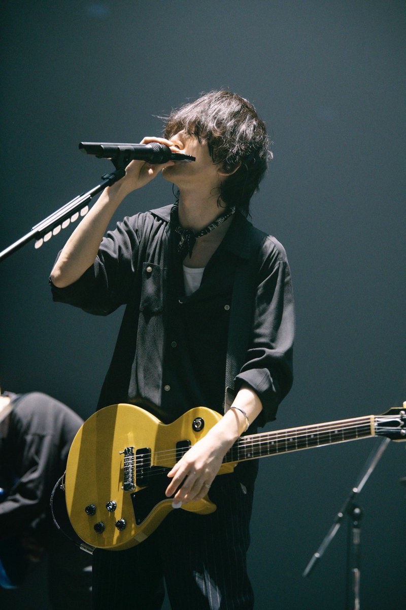 Happy Birthday Fuji!! Vocal & Guitarの藤原基央が45歳の誕生日を迎えました。