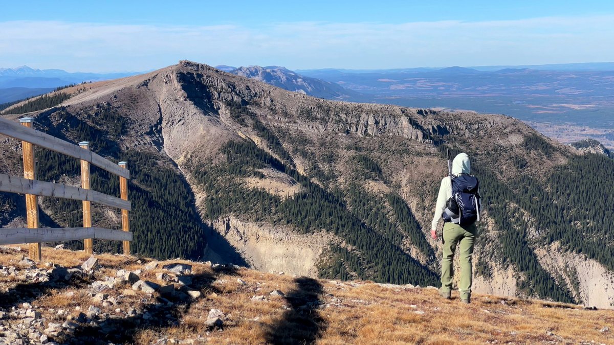 Special thanks to Heather for keeping me company hiking up Ram Mountain to the fire lookout.
#dtcountry #hikealberta #ramfallspp #ramfirelookout #northforkrd #rammountain #northfork #albertasheep #rockymountainhouse #clearwatercounty #travelalberta #albertatravel #explorealberta