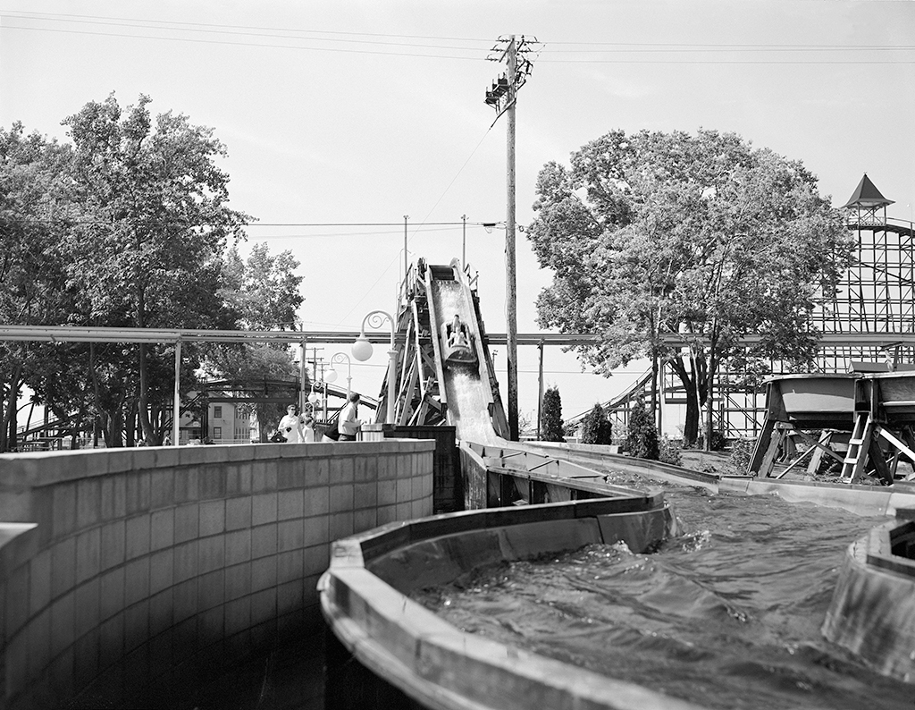 🕰️ In this photo from 1965, The Mill Race, located in the same spot where Raptor 'Rules The Sky' today, gave guests the perfect splash to cool off in the Cedar Point summer sun. #TBT #history #CedarPoint