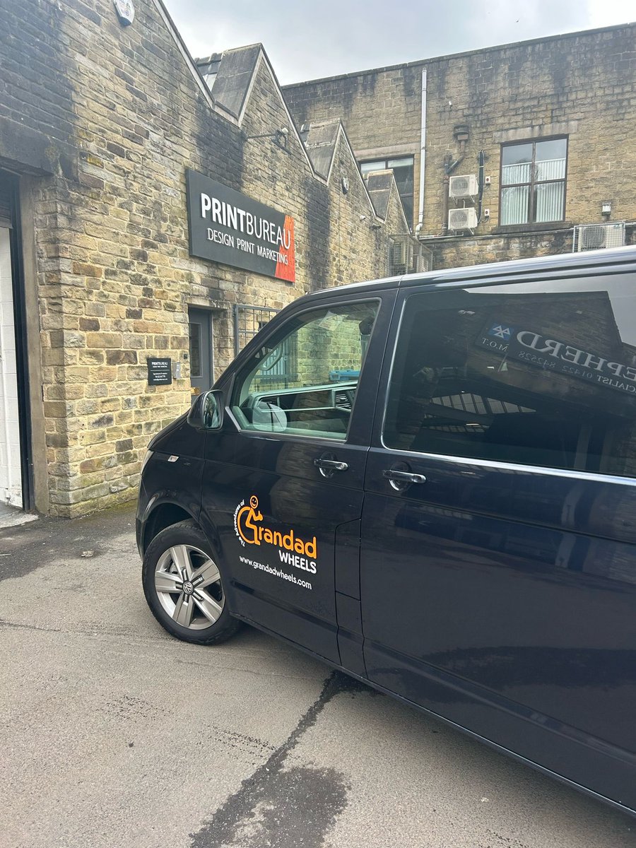 In Hebden Bridge to get some vinyl ads on my new van. Lunch in Oldgate and Linda Abram reminded me I had a book in my Batec bag. So gave it to a little girl with disabilities. Always feels nice to be able to do that 🥰