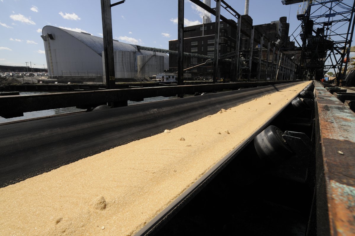 #APortForTheNation: If you're wondering we have plenty of @dominosugar in stock. @ASRGroupCareers reports up to 8 weeks of raw sugar at its Baltimore refinery & a network of U.S. facilities with lots of inventory. The sweetest port has plenty of sugar to sustain your sweet tooth.