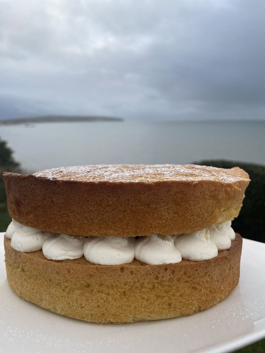 Cakes for tomorrow are: 1. Rhubarb and Custard (customer request) 2. Choconilla 3. Lemon and Lime 4. GF Victoria Sponge 5. Banoffee Cheesecake (new) #cakesofinstagram #blueberryscafe #cake #iow #homemade #tasty #local #cafe #chocolate #redfunnelawards2024 #cheesecake