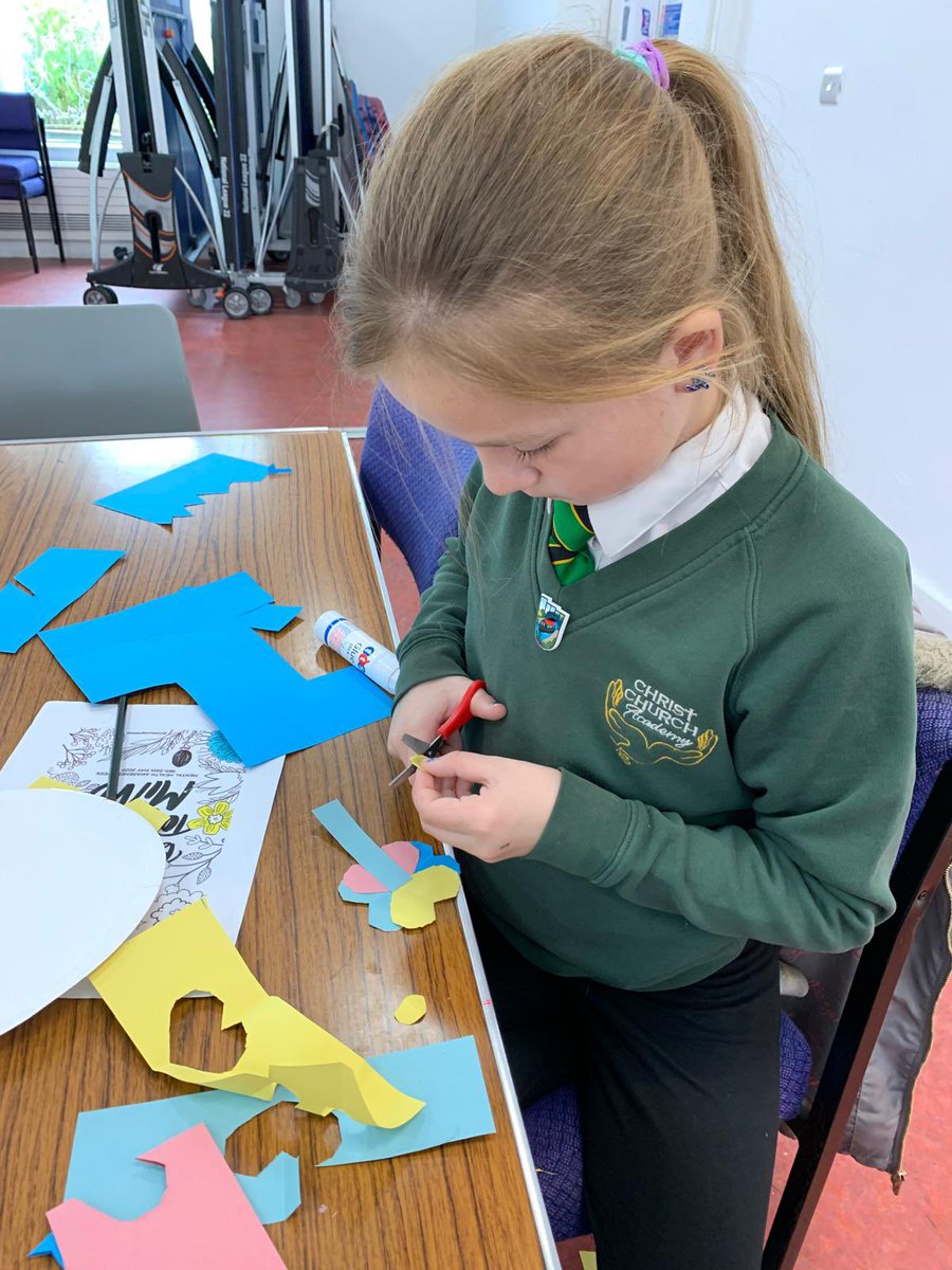 #OiamCharity 

🧵🎨🧱 CREATIVITY = FLOWING 

⭐️We had a fab time at Kidz & Youth Clubs yesterday!

✅We made super heroes, flower decorations & got stuck into the LEGO!

❤️”Plenty of patience and persistence. They were very proud of what they’d created!”

#Creativity #Exploring