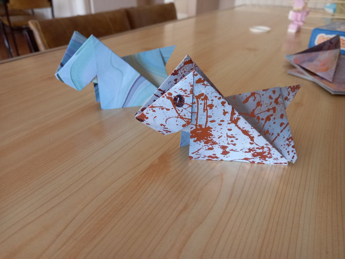 Origami Dogs 🐶 at our holiday club this morning - just one of the activities completed by the children today. We also built a range of different animals with the wedo2 kits, hamma beads and had lots of fun with the Spheros tig!
#holidayclub #tingley #wakefieldmumbler #wf3 #code