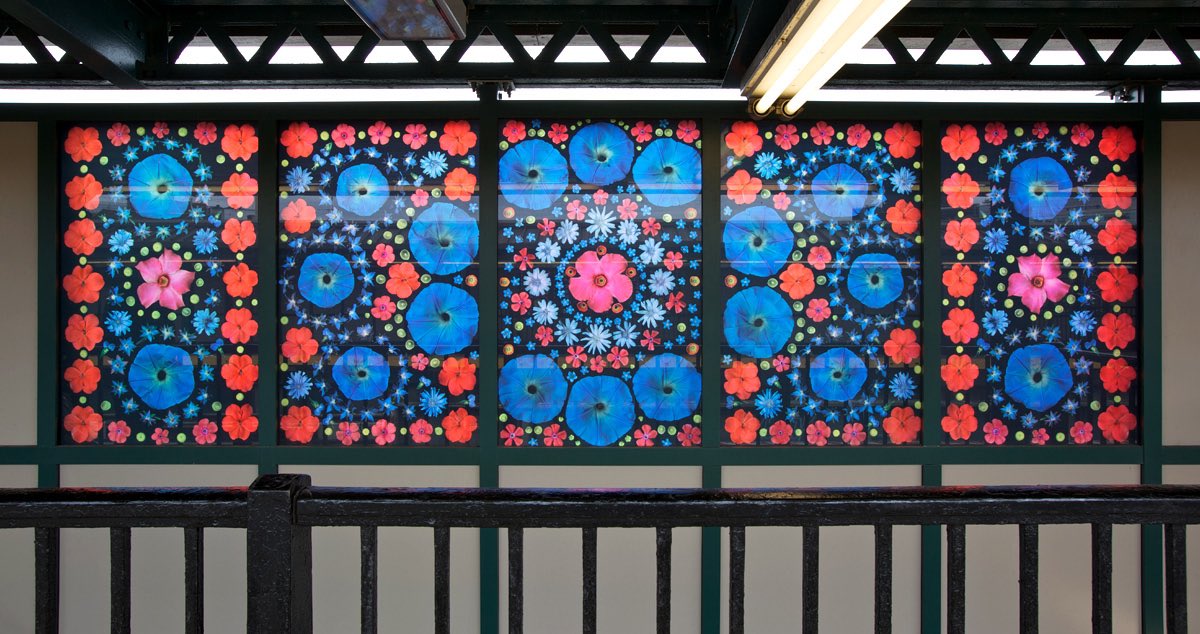 April showers bring May flowers! Embrace the Spring season with our new exhibition on <a href="/bbgconnects/">Bloomberg Connects</a>, “Floral Muses.” instagram.com/p/C5oAeveuGXX/…