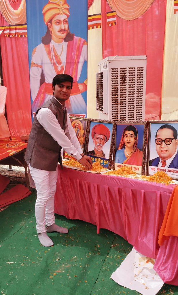 ShayarVivek563's tweet photo. विद्या बिना मति गयी
मति बिना नीति गयी
नीति बिना गति गयी
गति बिना वित्त गया
वित्त बिना शूद गये
इतने अनर्थ
एक अविद्या ने किये !
~ज्योतिबा फुले

महान  समाज  सुधारक  ज्योतिबा  फुले  जी  की  जयंती  पर  नमन । 💐🙏🏻

#ज्योतिबा_राव_फुले 
#11अप्रैल
#ज्योतिबा_फुले https://t.co/8BY6QEZn08