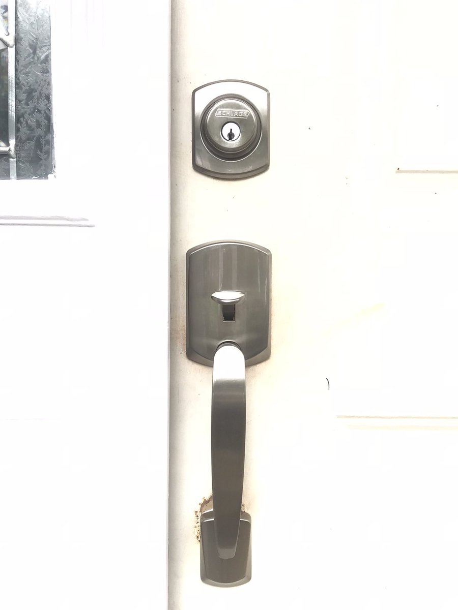 Check out the sleek new Schlage handle set just installed on Monroe Ave in Roseland, NJ! 💼✨ #HomeUpgrade #RoselandLiving
bit.ly/3TTiVO6
Call us at 973-744-0303
#locksmith #residentiallocksmith #locksmithservice #essexcountylocksmith