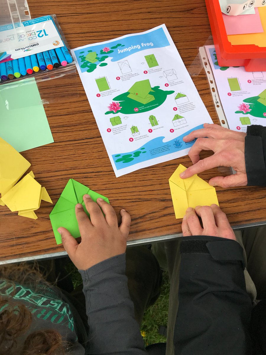 Thank you @OBGHA & @rhcaseby for inviting children with a #parentinprison along for a tour of the arboretum, lots of fun new experiences including seed planting, origami, using digital microscopes & all rounded up with a campfire & marshmallows 🔥🔬🌱