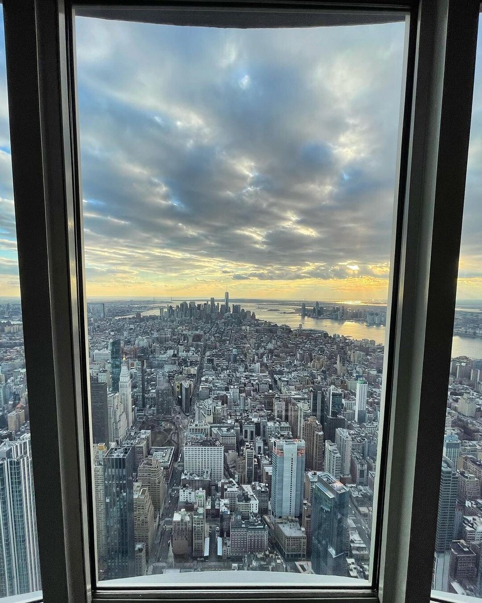 Breaking down all the Empire State Building ticket options Read more here: esbo.nyc/hvw 📷: dbarrera1975/IG