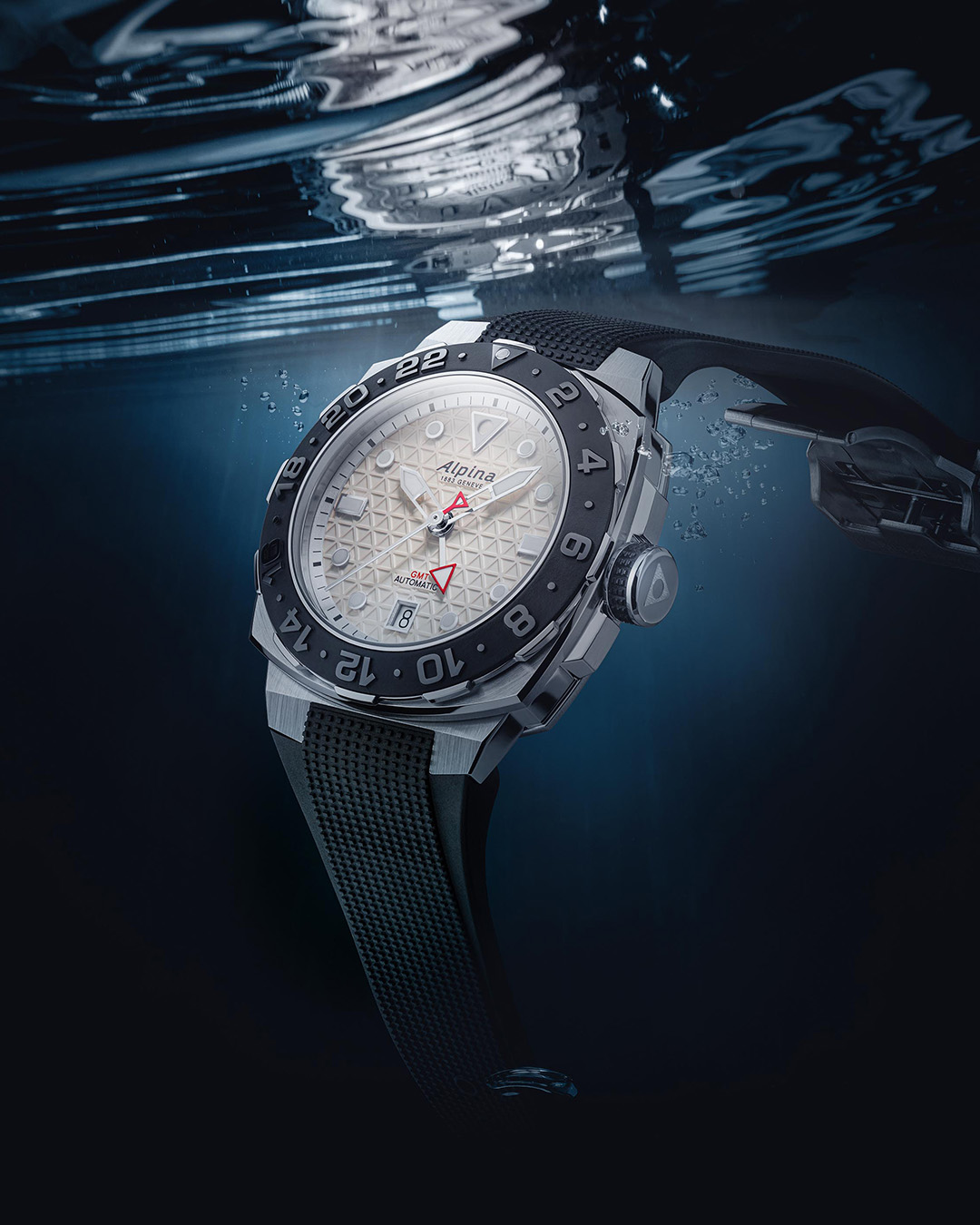 Alpina Watches on X Discover the Seastrong Diver Extreme Automatic in its GMT version. Perfect for water sports and urban settings alike and ready to travel anywhere with its three time bands