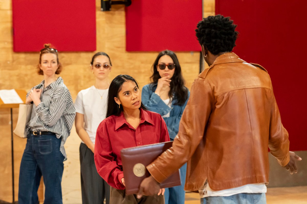 TheRSC's tweet image. Sending love and best wishes to the #LovesLaboursLost cast, crew and creative team for tonight's first preview 💕