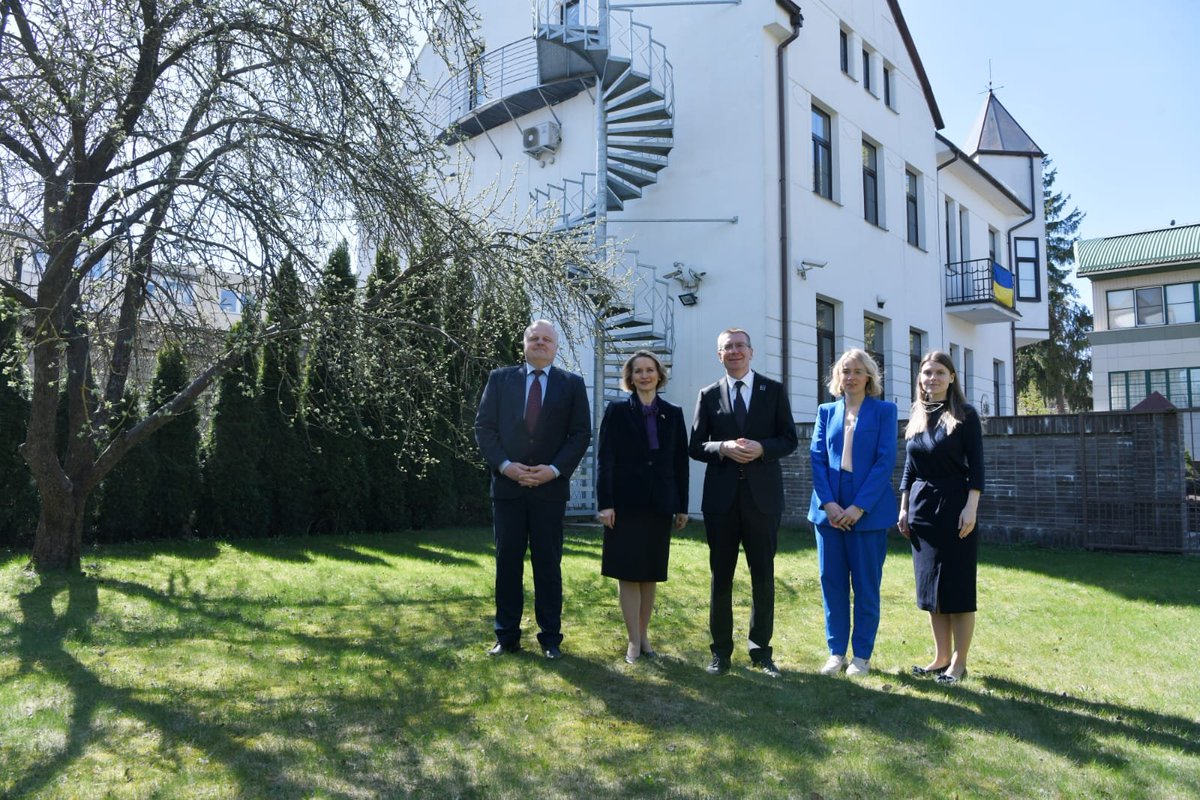 Honoured to welcome @edgarsrinkevics at the Embassy today ahead of the #ThreeSeasSummit.

📷: Ilmars Znotins, Chancery of the President of Latvia