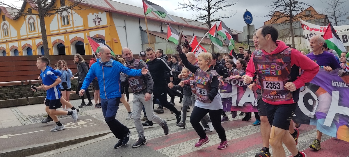 CAFeko Euskara batzordeak ohar bat kaleratu du 23. Korrikako gertaera dela eta. goierri.hitza.eus/2024/04/11/caf…