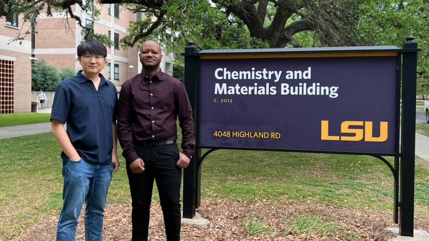 Congratulations to #LSUChemistry graduate student Marvin Stewart on successfully defending his #PhD dissertation. Marvin worked under the guidance of Associate Professor @Semin_Lee.
